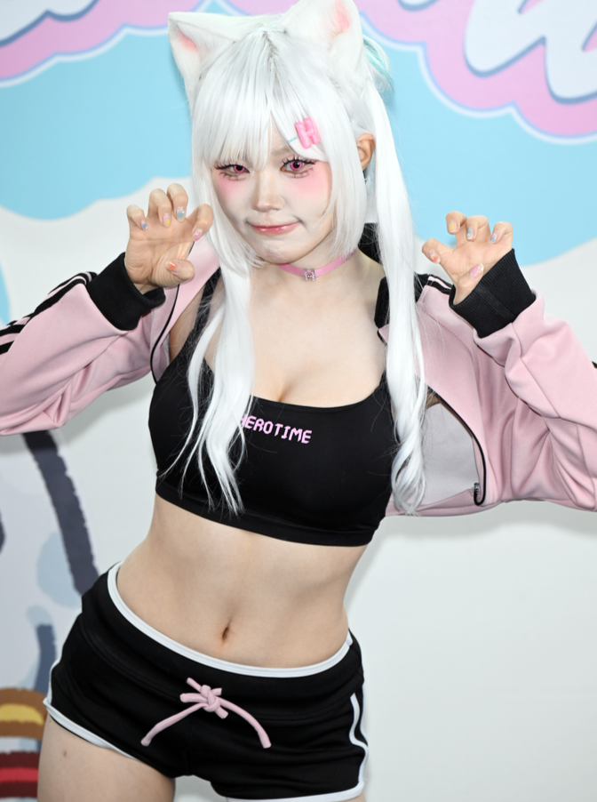 히타미로 변신한 홍딩굴(홍지은), 극강의 귀요미로 변신!