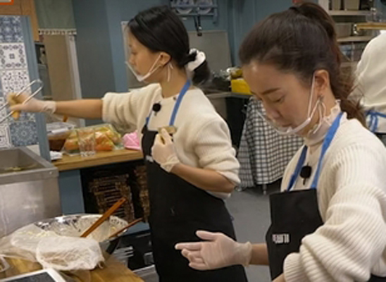 잘나가는 '서진이네2', 고민시 혹사→위생모 실종...'어쩌다 사장' 사태 잊었나