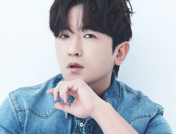 신화 이민우, 45세 할아버지 됐다...조카 학비까지 지원 