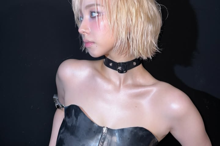 “진짜, CG급 비주얼”…카리나, ‘용광로 쇠맛’도 살리는 미모 