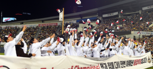 대전서 못 딴 샴페인, 잠실서 원 없이! '통합 챔피언' LG, 만원 관중과 '우승 축제' 즐겼다 