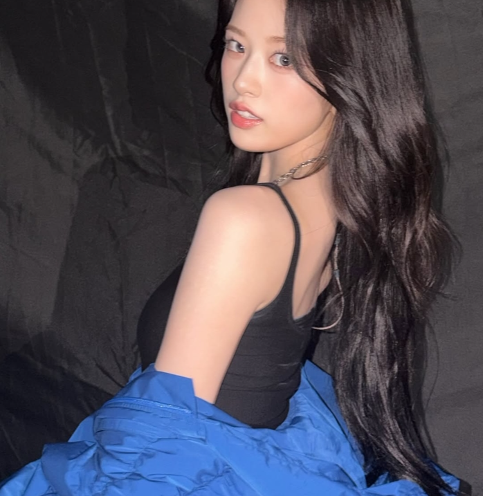 안유진, 예술적인 직각 어깨...아이브 서울콘 성료