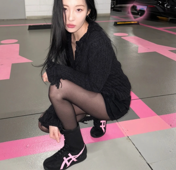 선미, 블랙 스타킹+숏팬츠 독보적 각선미 과시