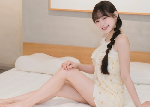 변하율, '침대 위 요정' 깜찍 매력 발산