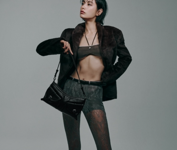 나나, 브라톱·시스루로 파격 스타일! 범접 불가 '섹시 카리스마' 폭발