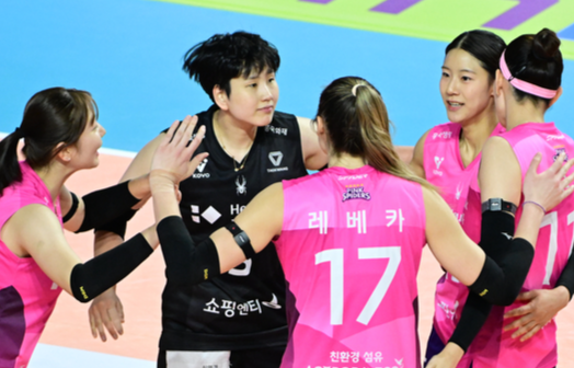 '부친상' 자네테 결장 변수가 승패 갈랐다...흥국생명, 정관장 잡고 5위 도약