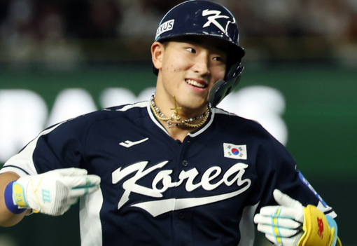 '1~3번 신민재·안현민·송성문+4번 한동희', 대표팀 선발 라인업 공개...정우주-최재훈 '배터리'