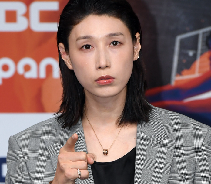 '최종 목표는 프로 8구단' 신인감독 김연경...예능 넘어 배구계 향한 승부수