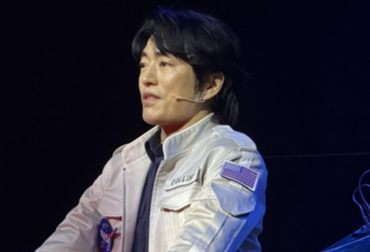 '비하인드 더 문' 정문성, 데뷔 18년 만의 1인극 도전기 "위로 전하는 작품 만들 것" 