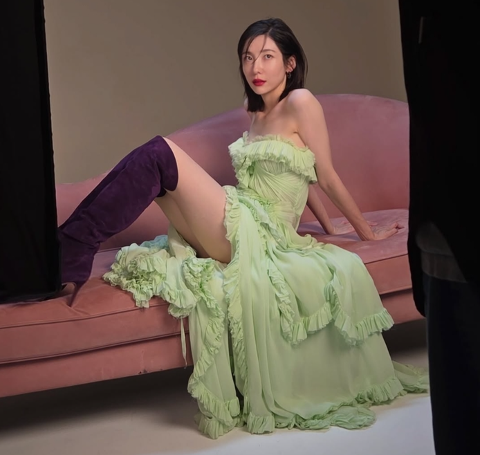 박지현, 블랙 망사 빼꼼 보이며 "이렇게 섹시했나?"