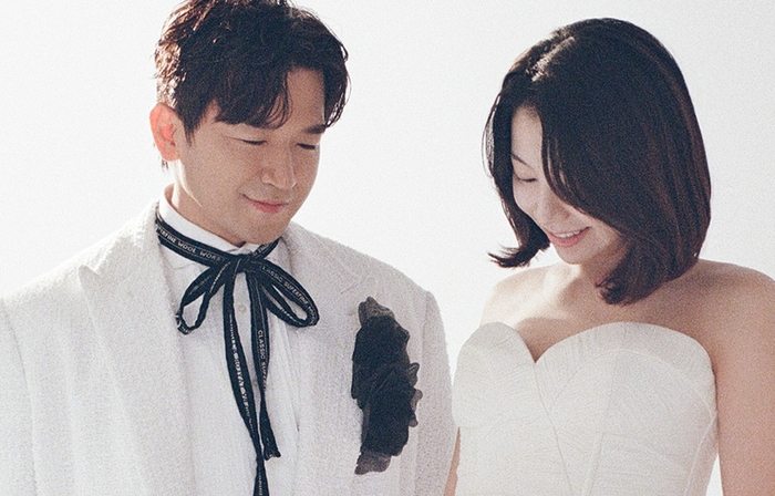 신화 이민우, 'D라인 예비 신부' 이아미와 첫 가족 화보 공개