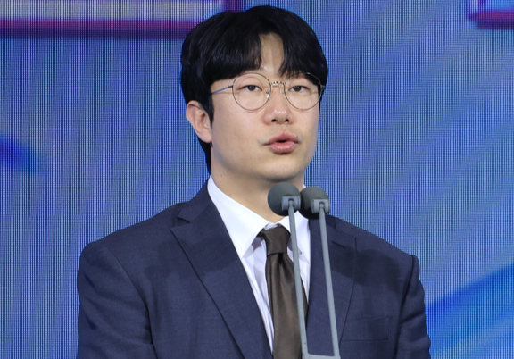 亞쿼터 도입→좁아진 국내 선수 입지...이제 선수협이 '협상 카드'를 꺼낼 때다