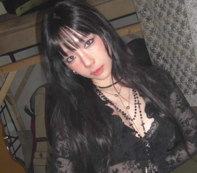 태연, 속살 드러낸 파격적인 시스루