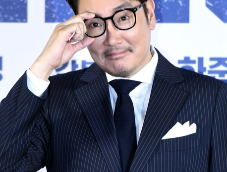 '소년범 인정' 조진웅, 전격 은퇴 선언 "배우 인생 마침표 찍겠다" [공식입장]