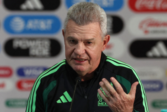 ‘또 만났다’ 멕시코 아기레 감독 “홍명보 감독 좋아해…이강인은 내 아들” [한국 축구, 북중미 가는 길]