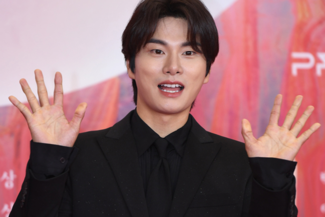 이이경, AAA '유재석 패싱' 해명 "그럴 이유 없어"