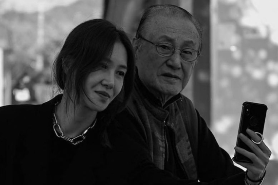 '엄태웅 장인' 원로배우 윤일봉 별세...향년 91세