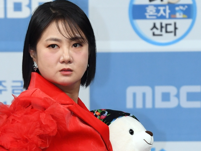 성희롱 논란 때는 품었지만...'나혼산', 결국 박나래 하차시켰다 