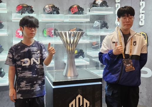 "우리는 따라가는 입장...상대 부담 느낄 것" 2일차 반등한 DNF, 포기하지 않은 '역전 우승'