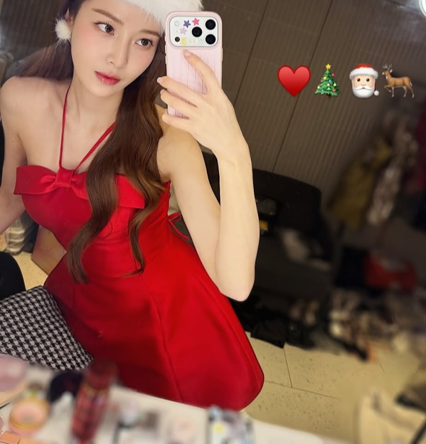 '소녀시대 탈퇴' 제시카, 크리스마스 비주얼 폭발 "이게 바로 여신"