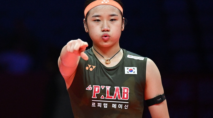 '세계 최강' 안세영, '천적' 야마구치 격파... 월드투어 파이널 결승 진출→시즌 11승까지 한 걸음
