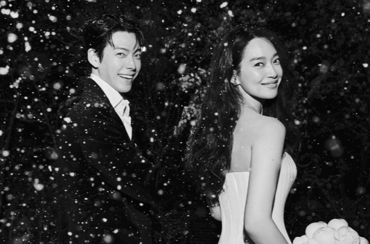 법륜스님 주례·카더가든 축가...신민아♥김우빈, 10년 사랑의 결실