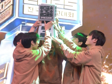 "'쵸비' '제우스' '룰러' '케리아' 덕분에 우승했어요" 은평메디텍고, LoL '고교 최강' 등극 