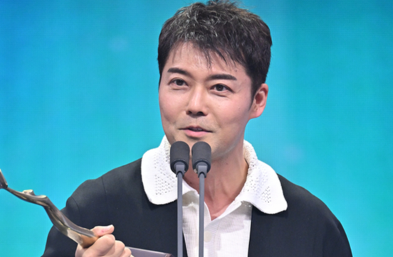 '링거 논란' 전현무, 억울해서 다 깠다...'탈모·발기부전' 의료기록까지 전부 공개