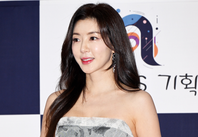 박한별, 우아한 플로럴 드레스로 완성한 청순미! 