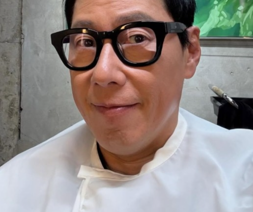 [전문]'5일간 집중치료에도 무대 멈췄다'... 윤종신, 남은 공연 전면취소