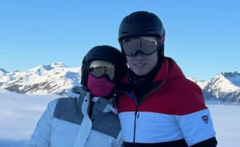 박지성♥김민지 부부, 붕어빵 남매와 설원 나들이..."FIFA 위원 경사 속 꿀맛 휴식"