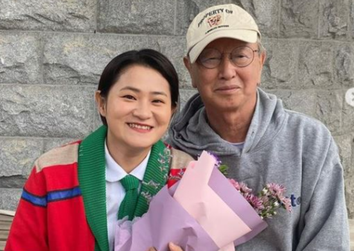 '故 전유성 대리 수상' 김신영 "참 귀찮게 하시네요" 제자의 눈물