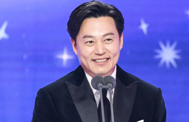 "욕 나올 만큼 지루해" 이서진, 연말 시상식 피로감 정조준