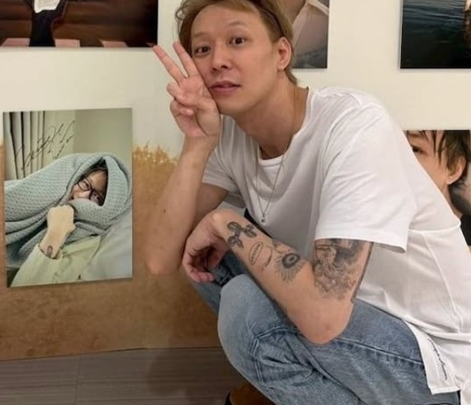 "은퇴 번복하더니 이젠 '마이웨이'"... 박유천, 타투 드러내며 日서 전한 근황 "난 행복해"