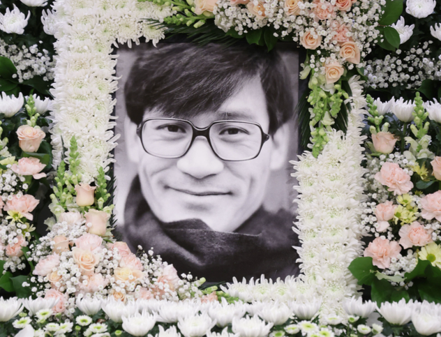 국민배우 안성기 별세, 이어지는 연예계 추모 물결...스크린 뒤로 남긴 "아름다운 발자취"