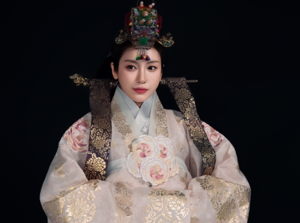 치어리더 김연정, 단아한 한복 자태 공개..."왕비님인 줄"