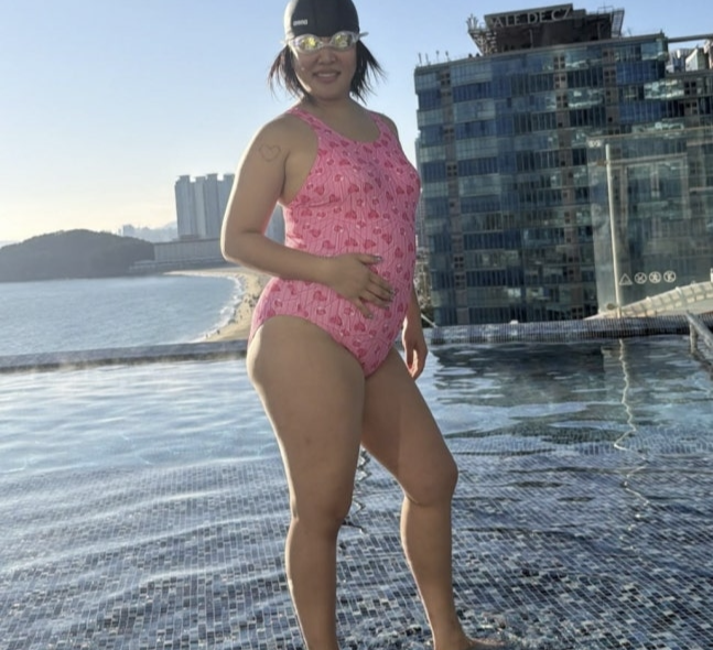 '73kg' 랄랄, '충격적 수영복' 몸매에 해명 "둘째 임신 아닙니다"