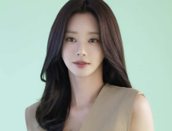 이주빈, 사기 사건 연루로 법원 출석...무슨 일?