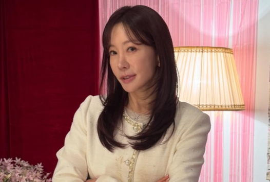 '52세' 김정은, '재벌가 사모님' 포스 뿜더니 표정은 장꾸?