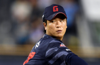 대박! 김강현·정현수 125% '최고 인상률'→전민재 억대 연봉 진입...롯데, 2026시즌 연봉 계약 완료 