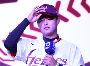 '학폭 사과 거부' 박준현과 스프링캠프 떠난 키움...설 감독 "첫 시작은 불펜" 