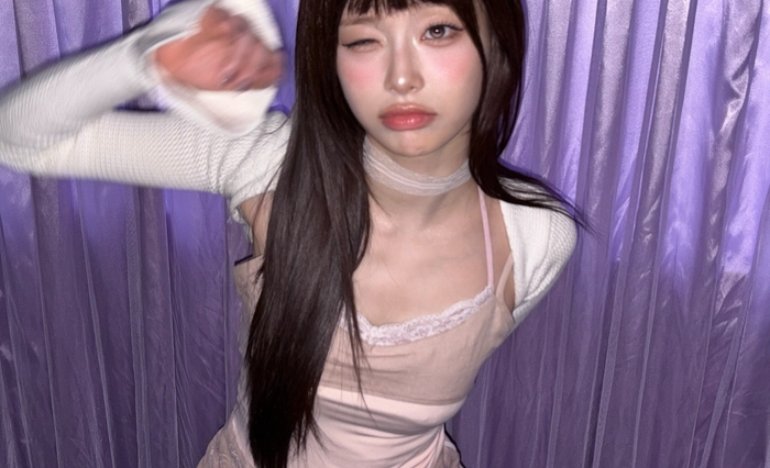 츄, 인형 같은 비율에 성숙미 발산... 시선 사로잡는 독보적 분위기