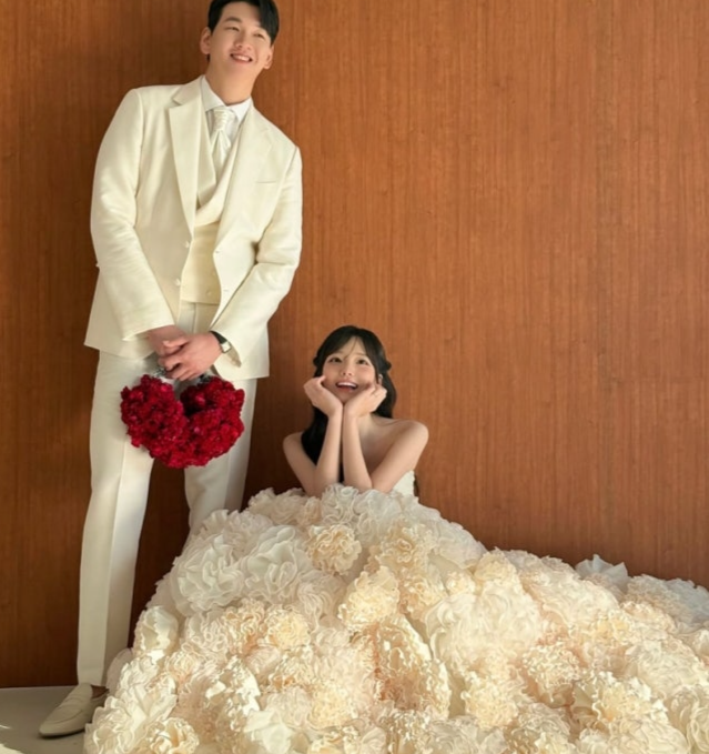 '맥심 출신' BJ 박민정, 유튜버 송형주와 결혼..."인생 2막 시작"[전문]