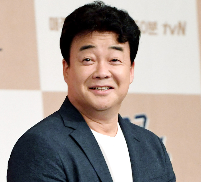 '흑백2'로 쓱 복귀한 백종원, '장사천재' 뺀 '백사장3' 잘될까? 