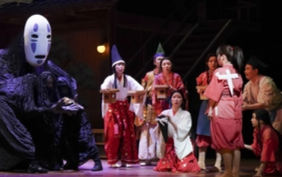 장르의 새로운 공식...언어로 무대화한 매혹적인 퍼포먼스