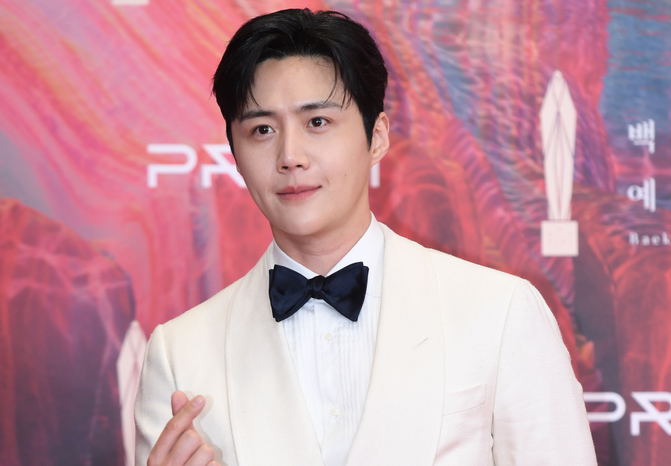 '차은우 같은 소속사' 김선호도 1인 소속사 탈세+횡령 의혹..."확인중"