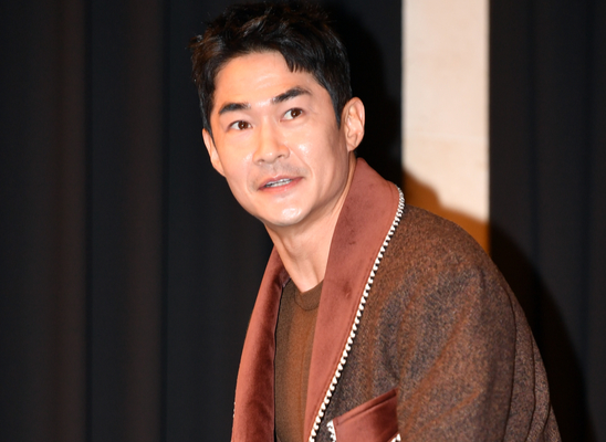 동료들도 몰랐다...배정남 "7살 연하 회사원과 잠깐" 열애 고백