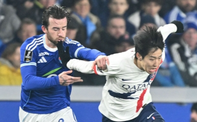 '게임 체인저' 이강인 향한 엔리케 감독의 '물개박수'...퇴장 악재 이겨낸 맹활약, 이래서 '죽어도 못 보내'