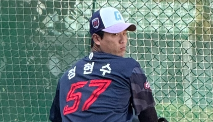 이게 진짜 '불꽃 야구'다! 롯데 정현수, 점심시간 홀로 불펜장 나선 이유는? [SS타이난in]