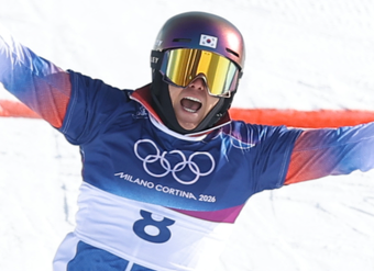 韓 첫메달 나오나! '대이변' 스노보드 37세 김상겸, 우승후보 꺾고 깜짝 4강 진출...'메달 후보' 이상호는 16강서 탈락 [2026 밀라노]